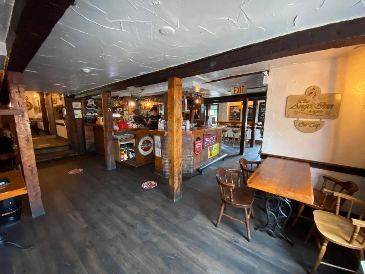 The Olde Angel Inn Niagara-on-the-Lake Екстериор снимка